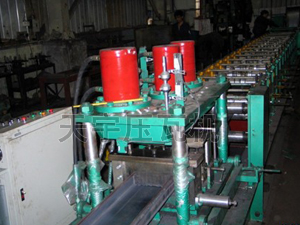 60-300模具切斷、沖孔C型鋼設(shè)備